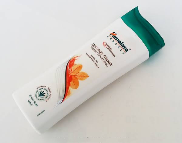 A bottle of Himalaya Damage Repair Protein Shampoo 100 ml