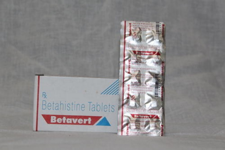 A box and a strip of Betaserc 8 mg Generic tablets - Betahistine