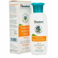 A box and a bottle of Himalaya Protective Sunscreen Lotion SPF 15 100 ml