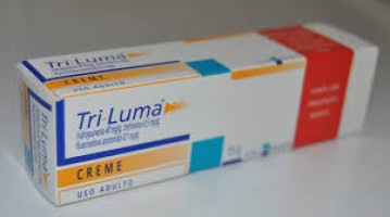 A box of generic Hydroquinone (4%) + Tretinoin (0.05%) + Fluocinolone acetonide (0.01%) Cream