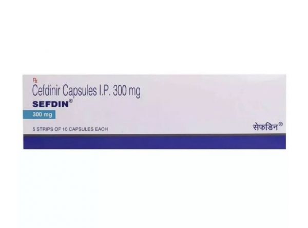 A box and strip pack of generic Cefdinir 300mg capsule